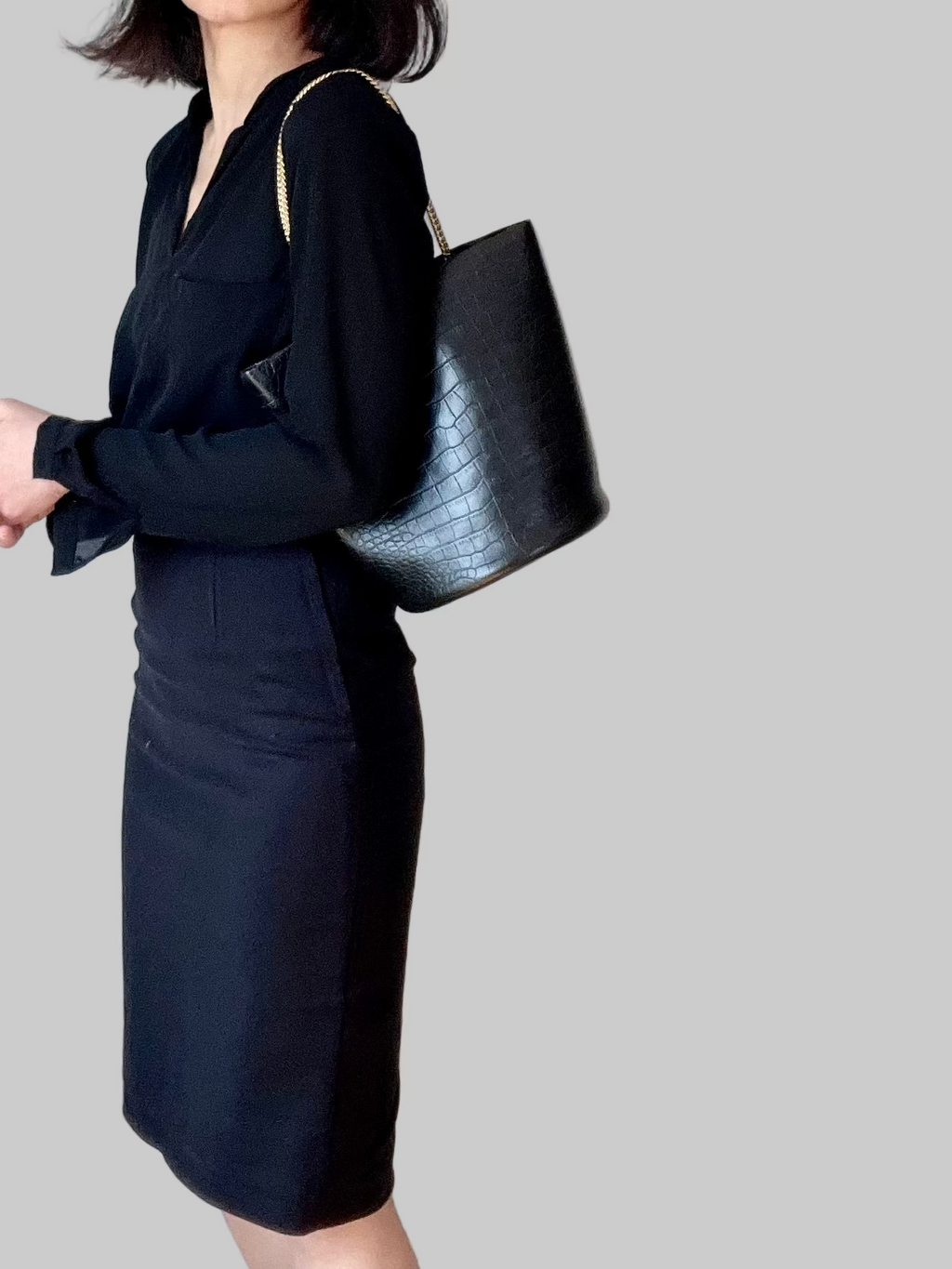 BELLA | The Vintage Bucket 16 [gold hardware]