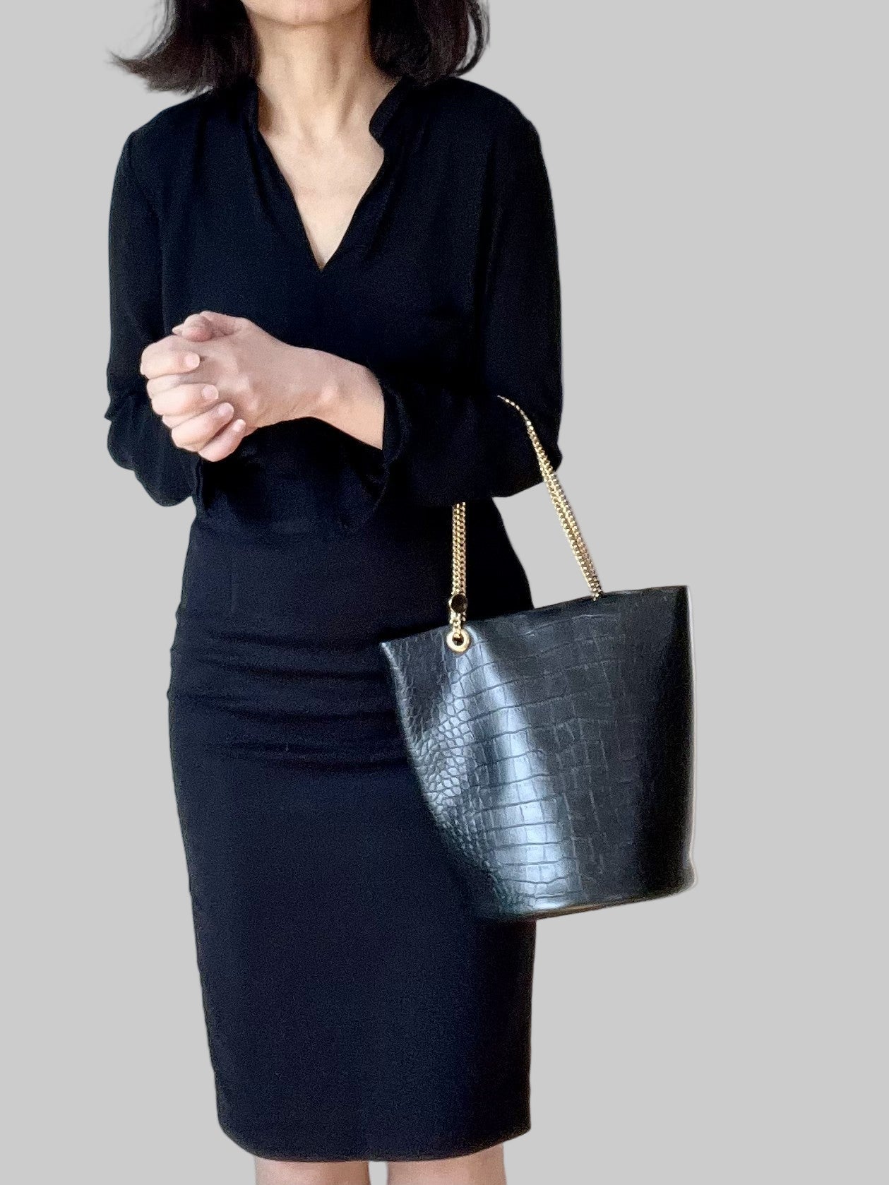 BELLA | The Vintage Bucket 16 [gold hardware]