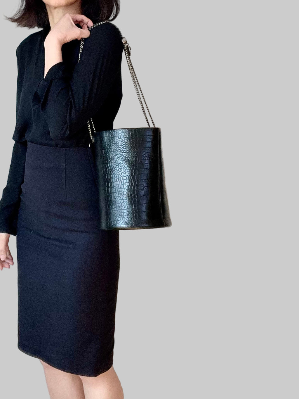 BELLA | The Vintage Bucket 16 [silver hardware]